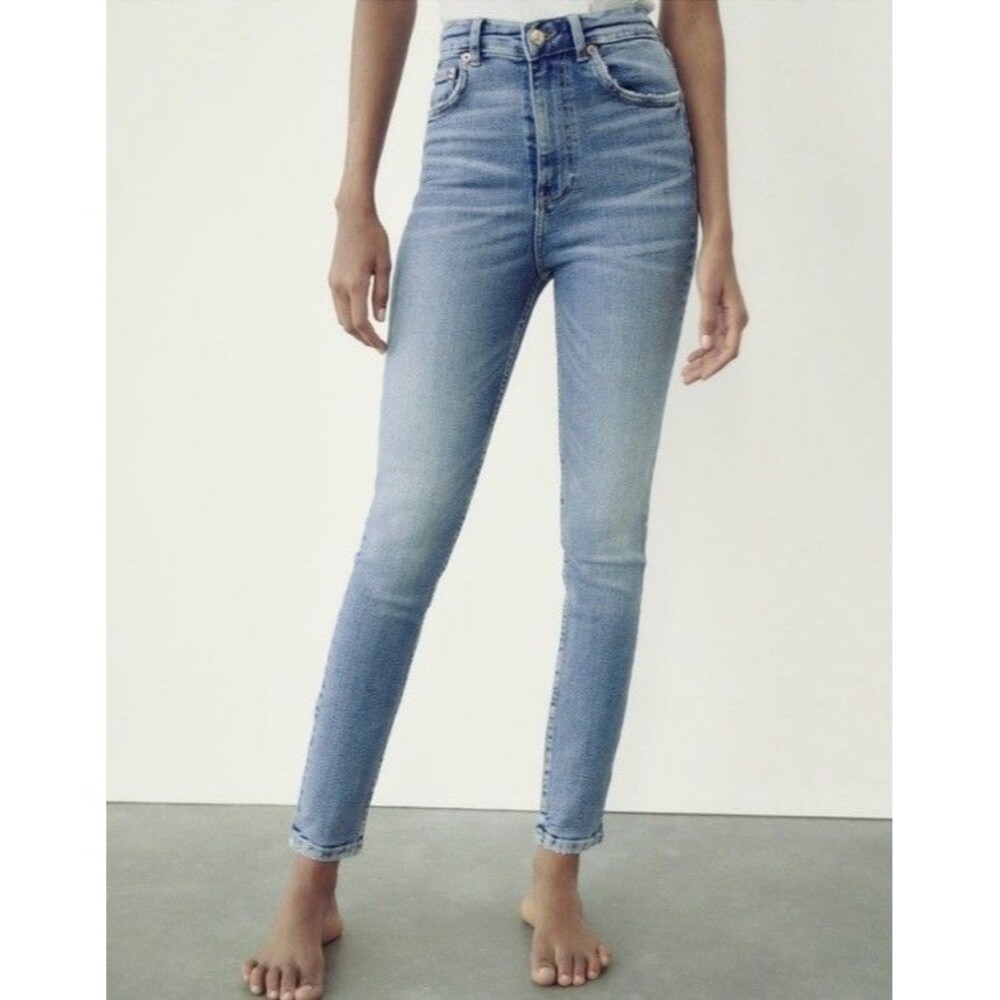 Zara Mid Rise Stretch Skinny Jeans Light Wash - Size 31